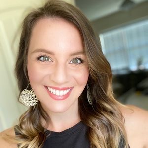 Meet your Posher, Mia